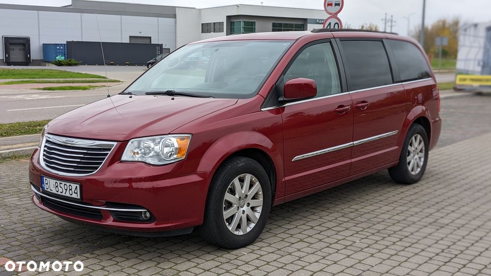 Chrysler Town & Country - 1