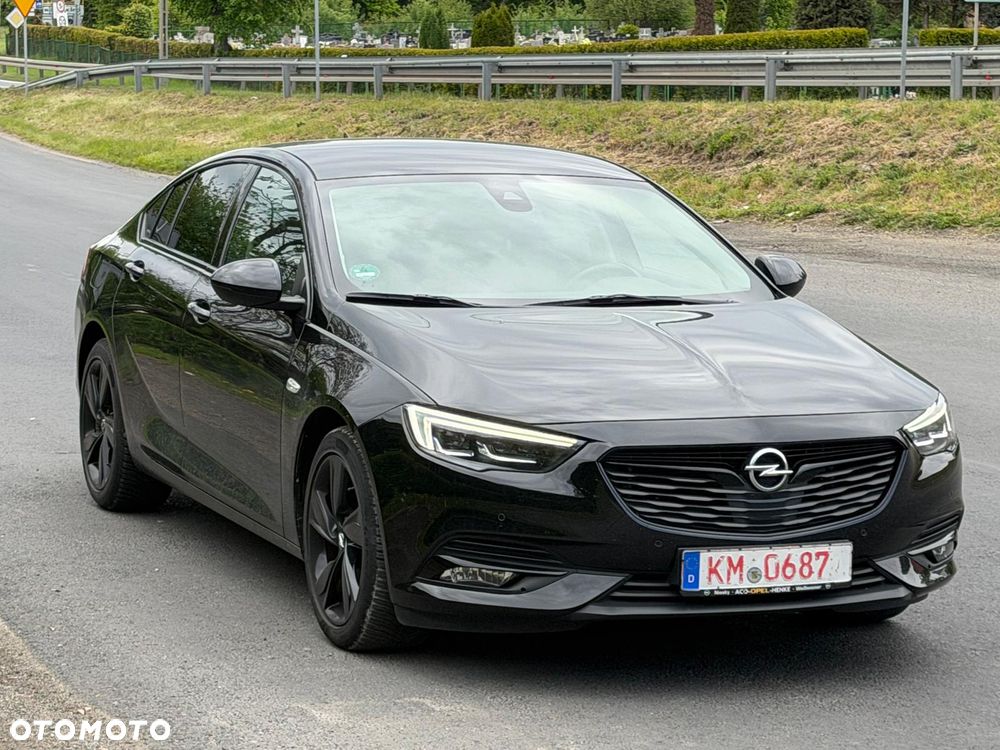 Opel Insignia 2.0 BiTurbo 4x4 Ultimate Exclusive - 2