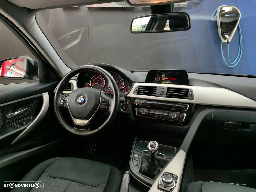 BMW 318 d Line Sport - 15