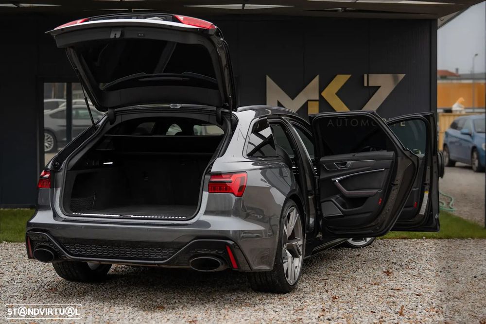 Audi RS6 Avant - 44