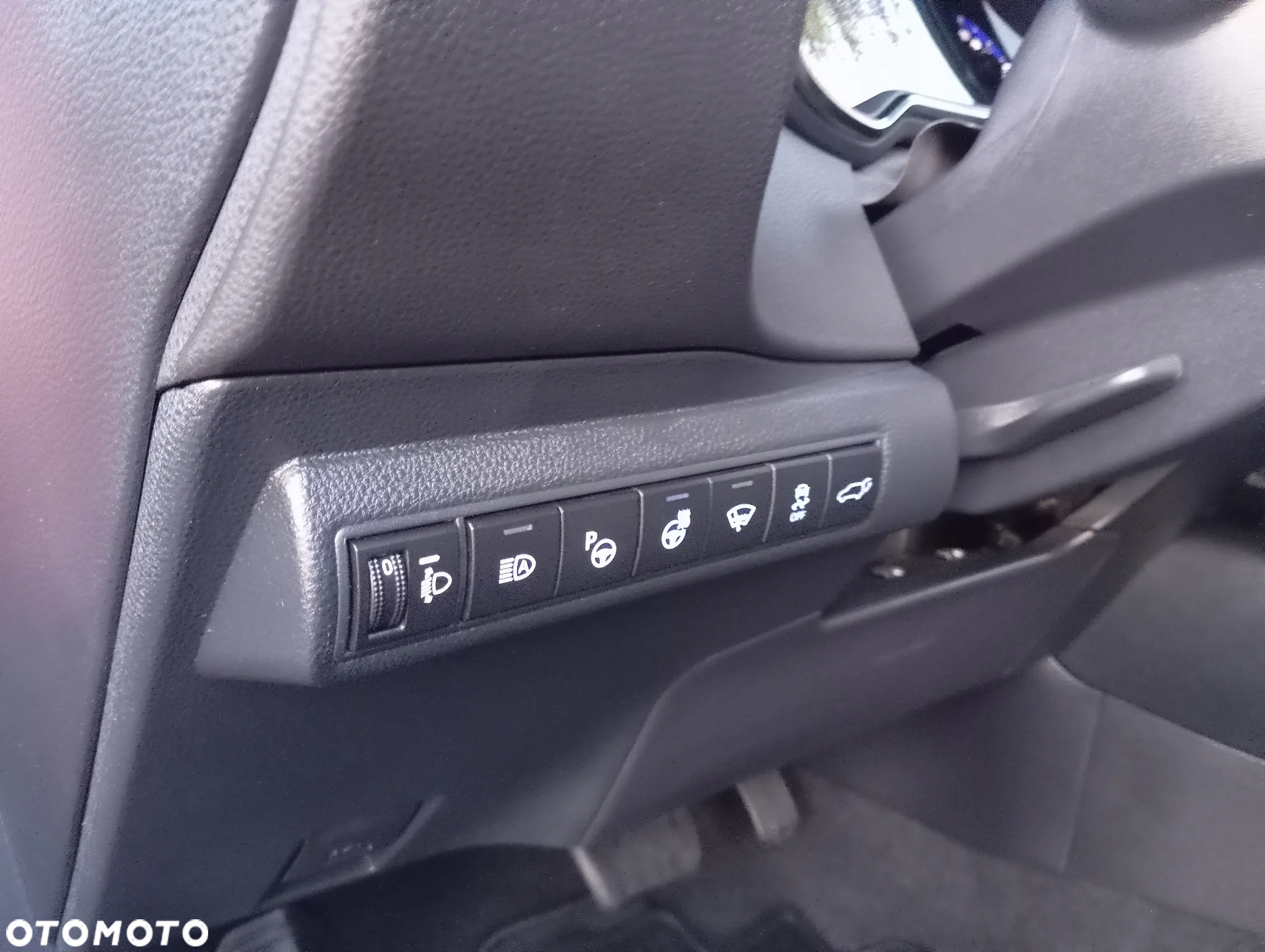Toyota Corolla 2.0 Hybrid Executive - 23