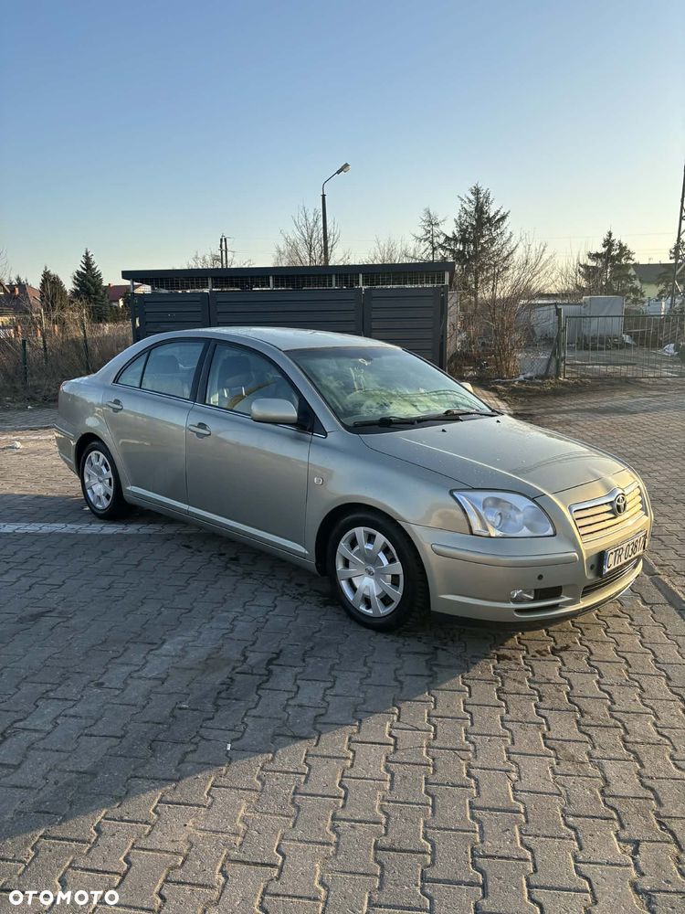 Toyota Avensis 2.0 VVT-i High - 2