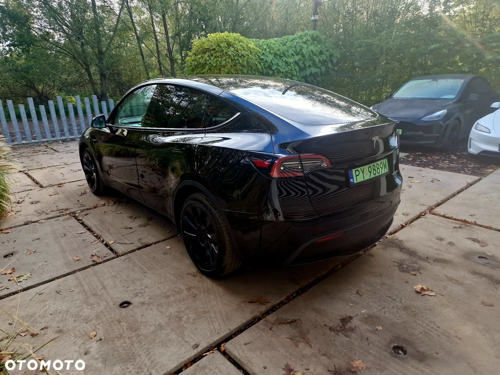 Tesla Model Y Long Range AWD - 8