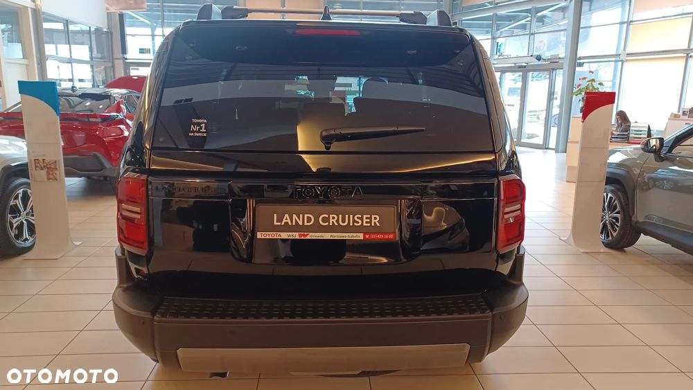 Toyota Land Cruiser - 7