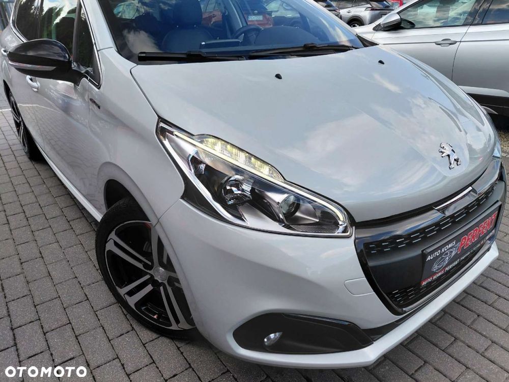 Peugeot 208 - 5
