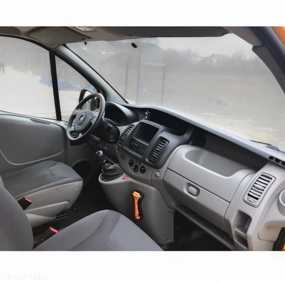 Opel Vivaro - 8