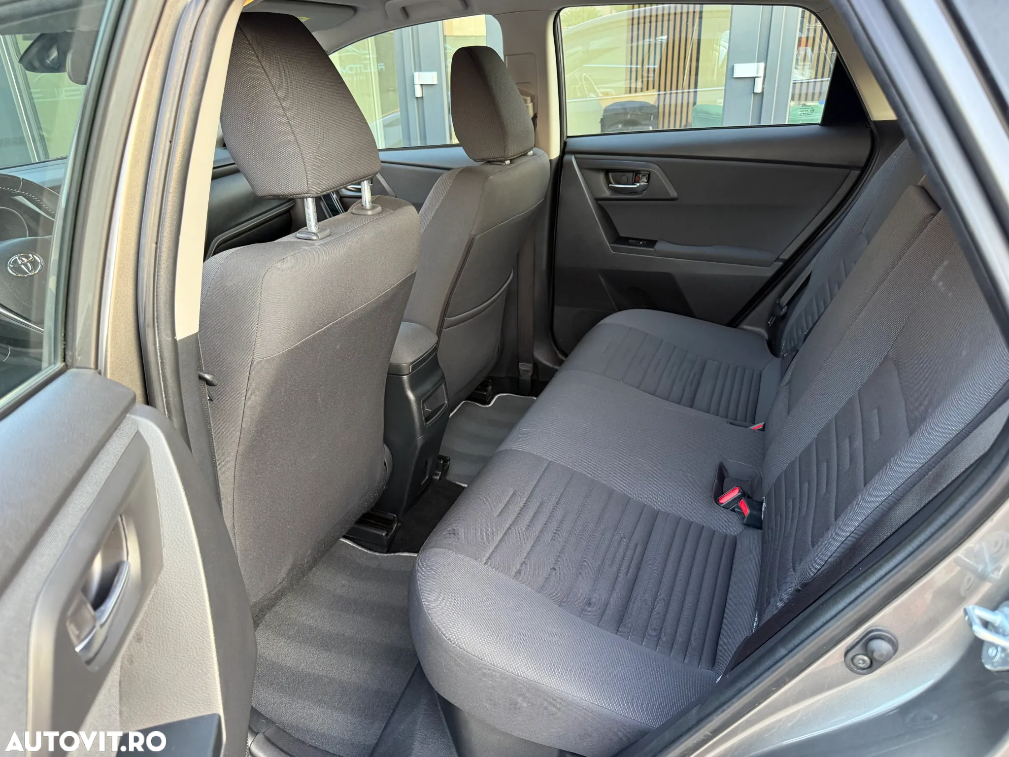 Toyota Auris 1.8 VVT-i Hybrid Automatik Comfort - 14