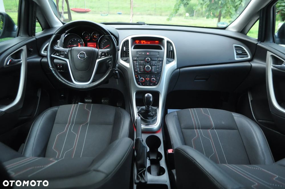 Opel Astra 1.4 Turbo 150 Jahre - 26