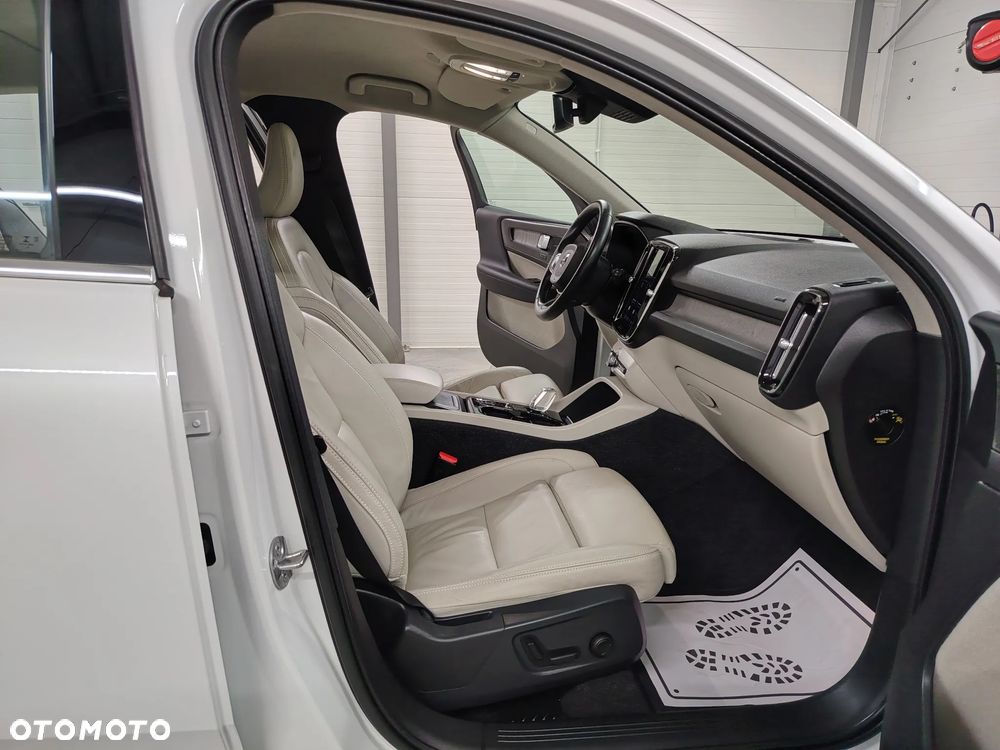 Volvo XC 40 B3 Ultimate Dark - 27