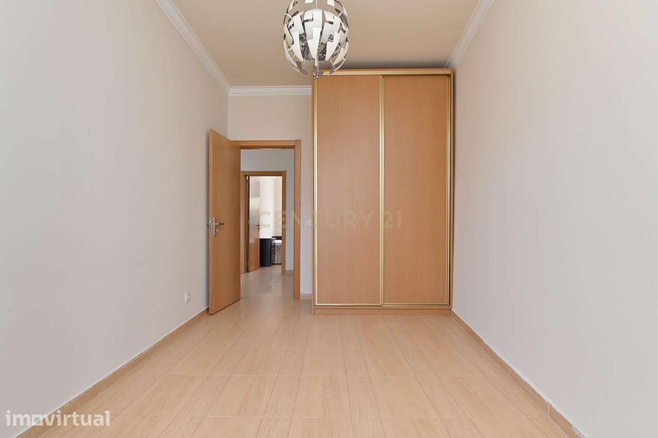Apartamento T2 para venda em Mem Martins - Grande imagem: 3/23