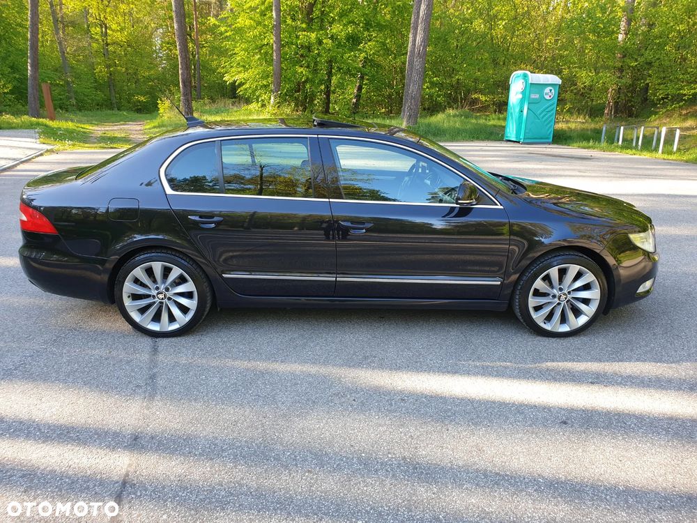 Skoda Superb 2.0 TDI DSG Elegance - 20