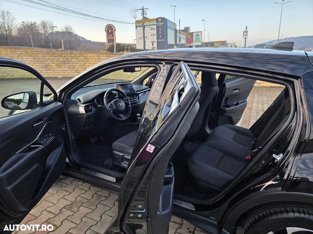 Toyota C-HR Hybrid Club - 27