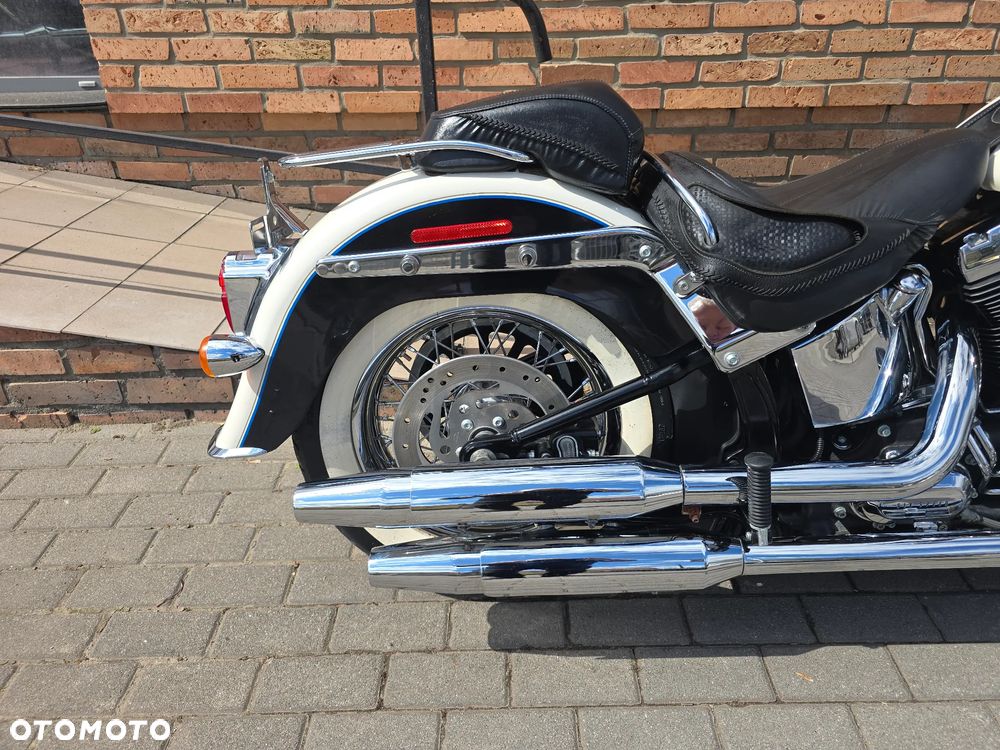 Harley-Davidson Softail Deluxe - 23