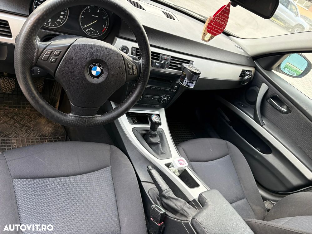 BMW Seria 3 318d - 3