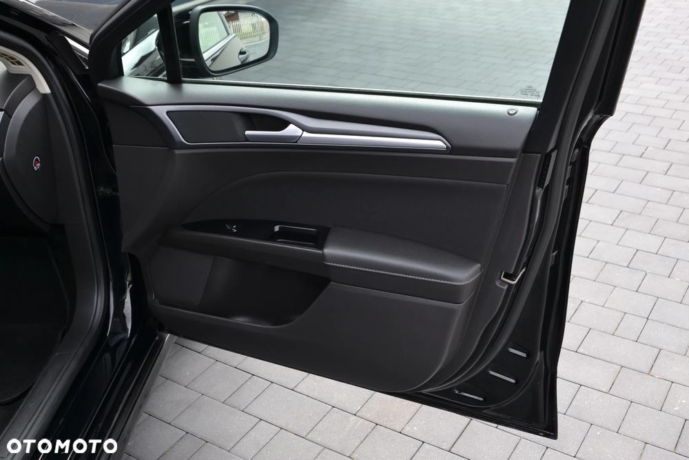 Ford Mondeo 2.0 TDCi Titanium PowerShift - 28