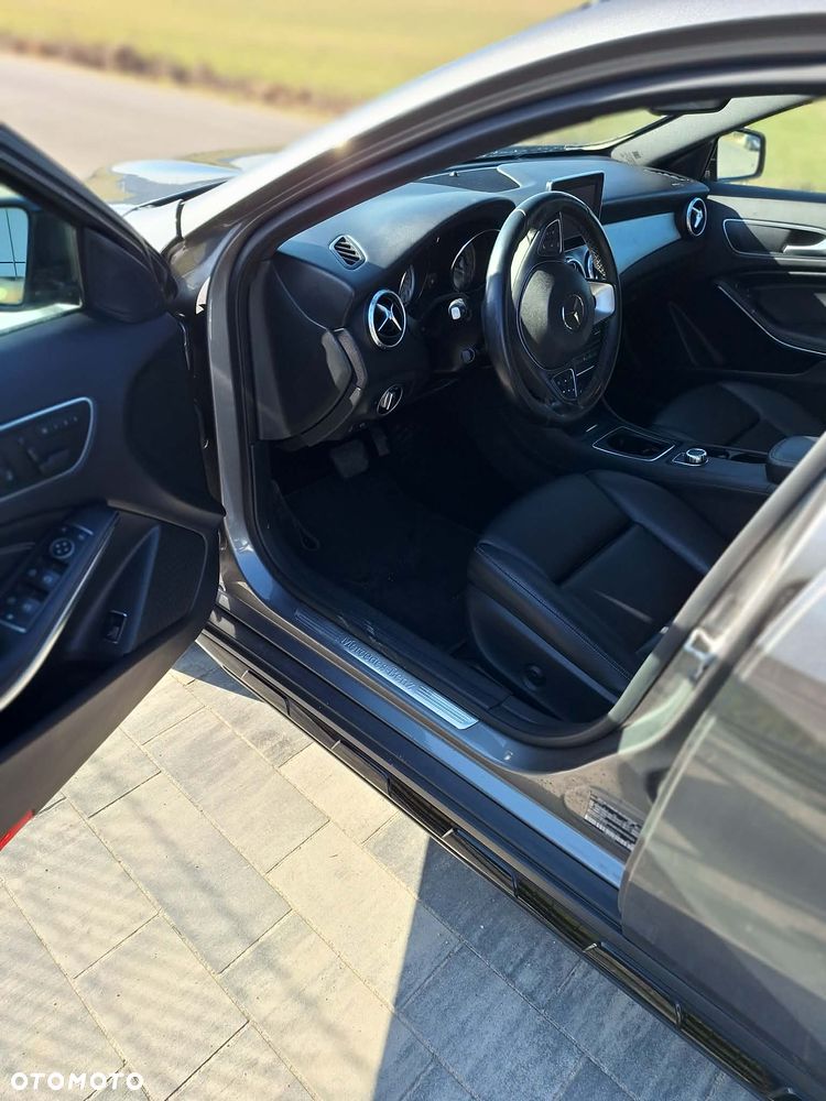 Mercedes-Benz GLA 250 7G-DCT AMG Line - 8