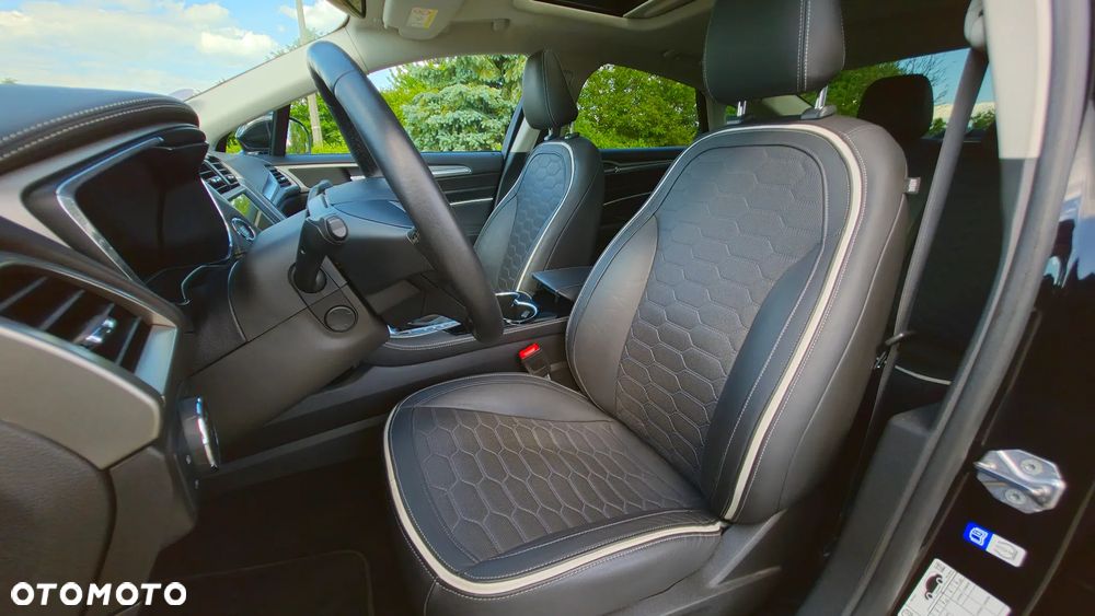 Ford Mondeo Vignale 2.0 Hybrid - 32