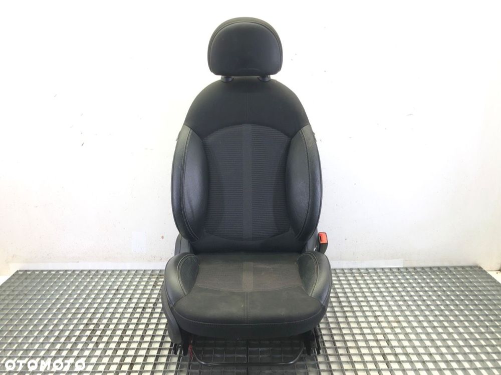 FOTEL PRAWY PRZÓD - 260.00 PLN - MINI MINI COUNTRYMAN (R60) 2010 - 2016 Cooper D 82 kW [112 KM] - 1