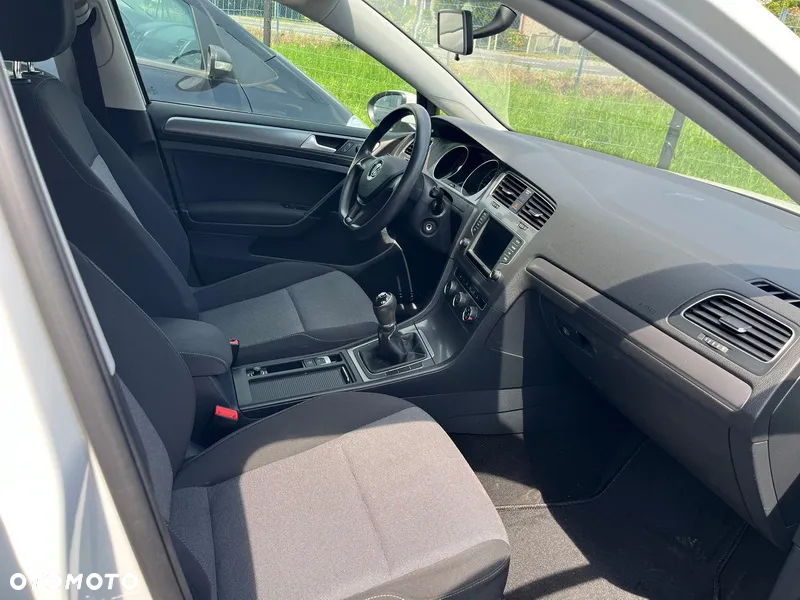Volkswagen Golf - 18