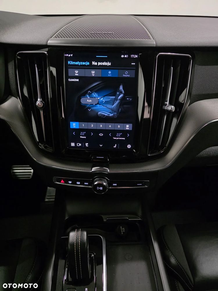 Volvo XC 60 B4 D AWD Plus Dark - 13