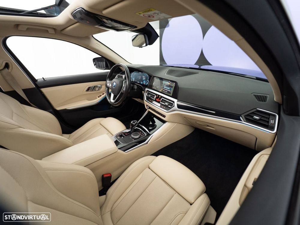 BMW 330 e Auto - 38