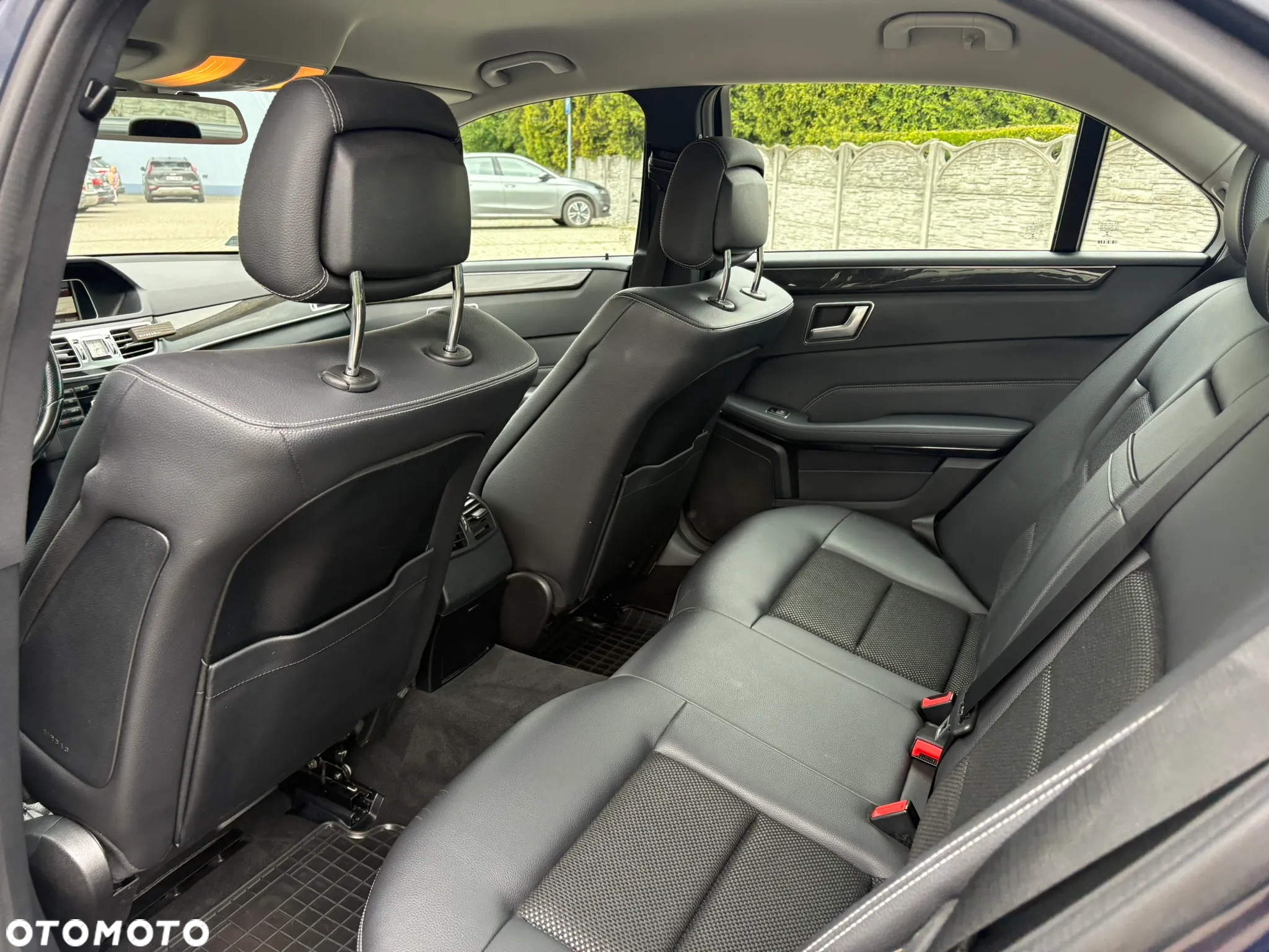 Mercedes-Benz Klasa E 300 T BlueTEC 9G-TRONIC - 10