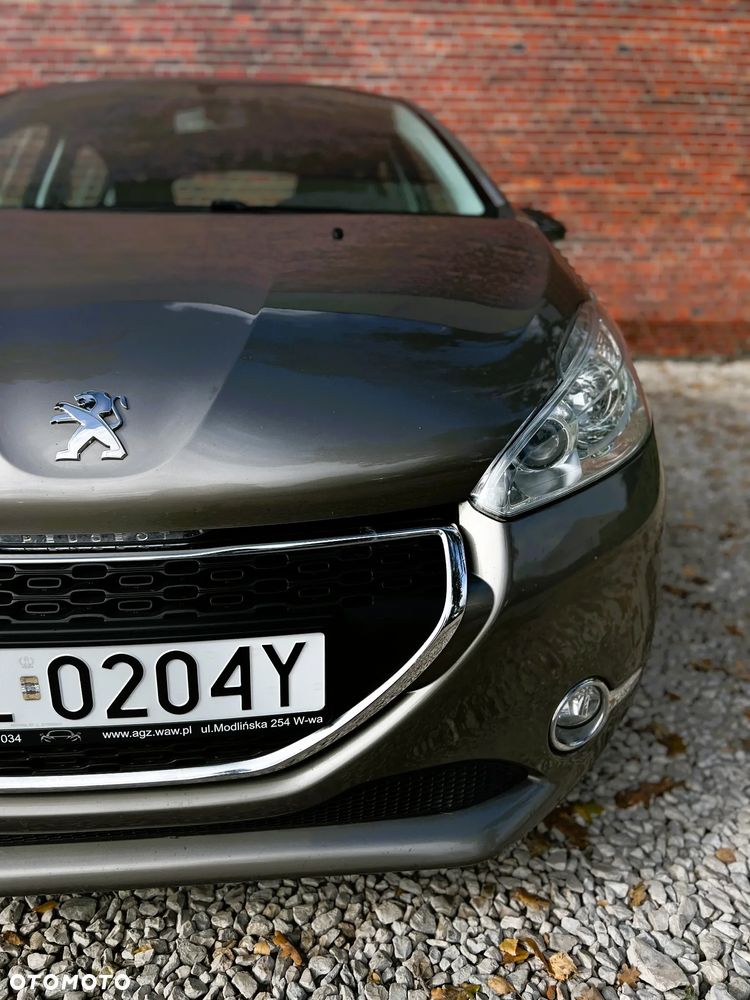 Peugeot 208 - 38