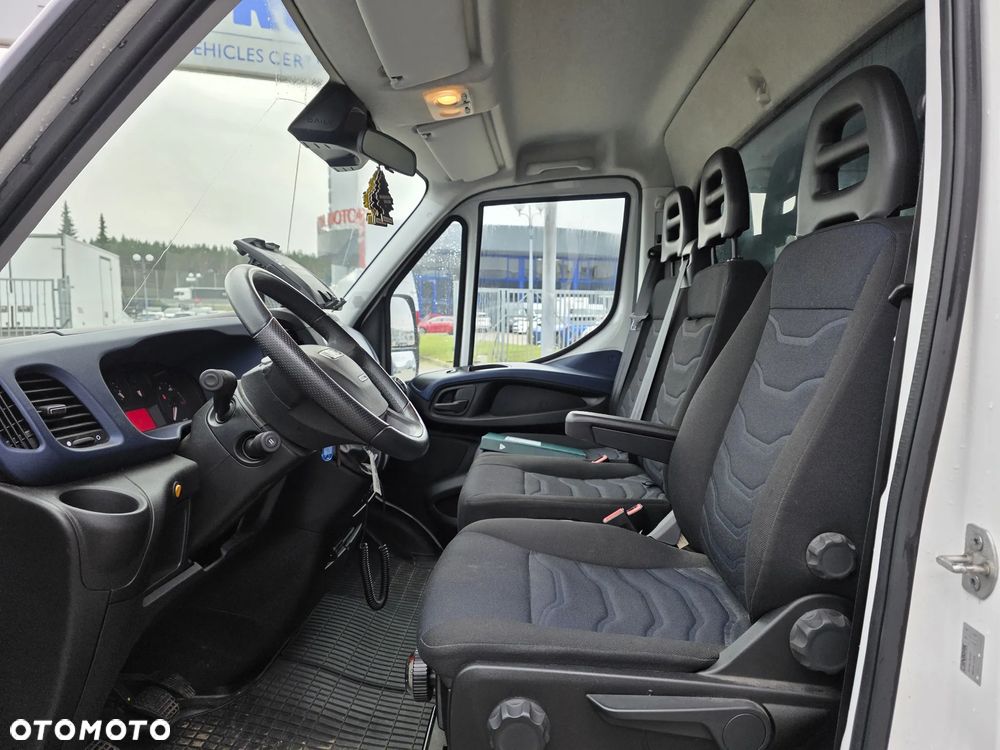 Iveco 50C15 plandeka + winda 10EP Tylko 38000 km ! Krajowy Pierwszy Właściciel dmc 3500 kg ! - 9