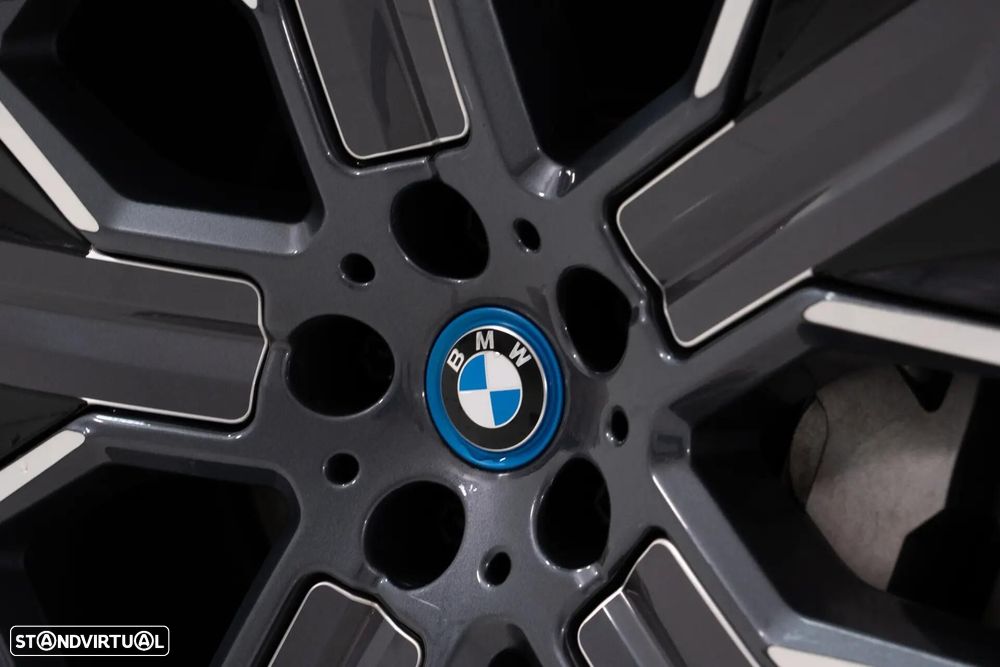 BMW iX xDrive 40 - 18