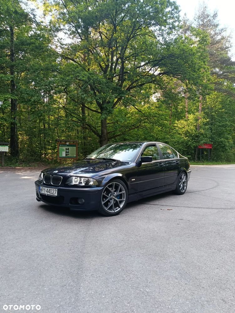 BMW Seria 3 325i - 1