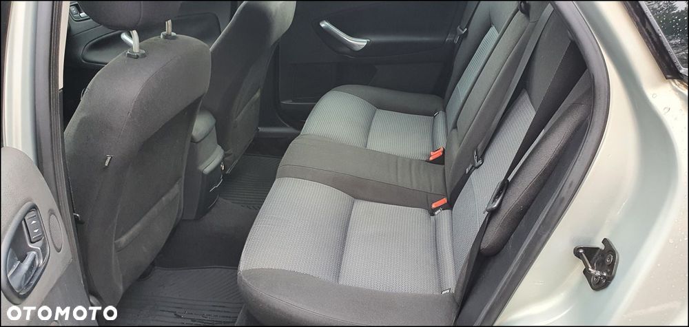 Ford Mondeo 2.0 TDCi Silver X - 11