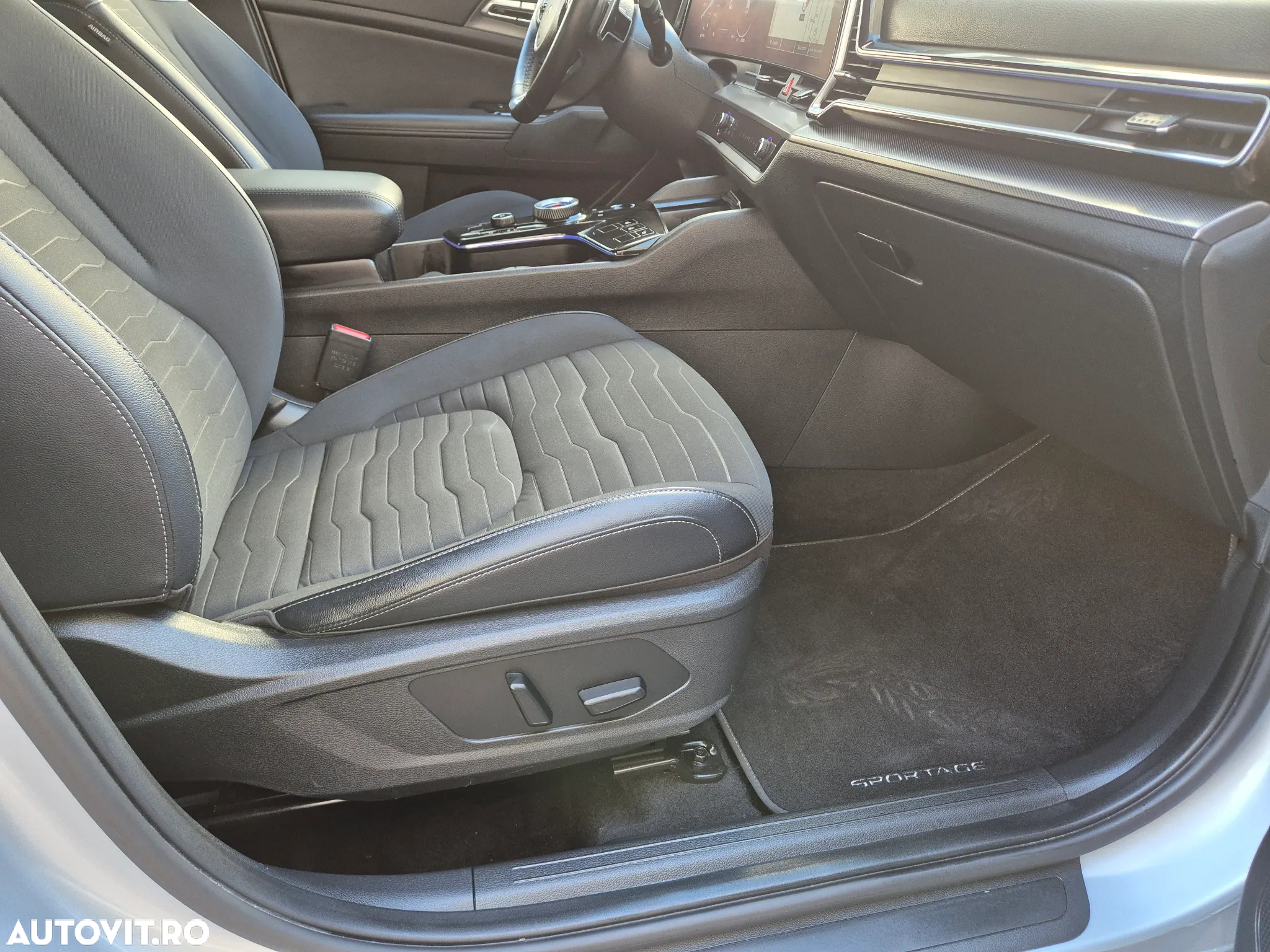 Kia Sportage 1.6 T-GDI HEV 6AT 4x2 Style - 32