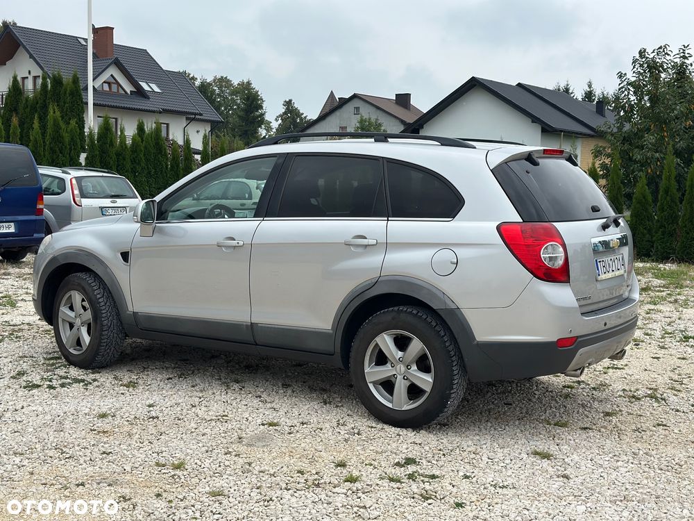 Chevrolet Captiva 2.0 d LT high (deu) - 3