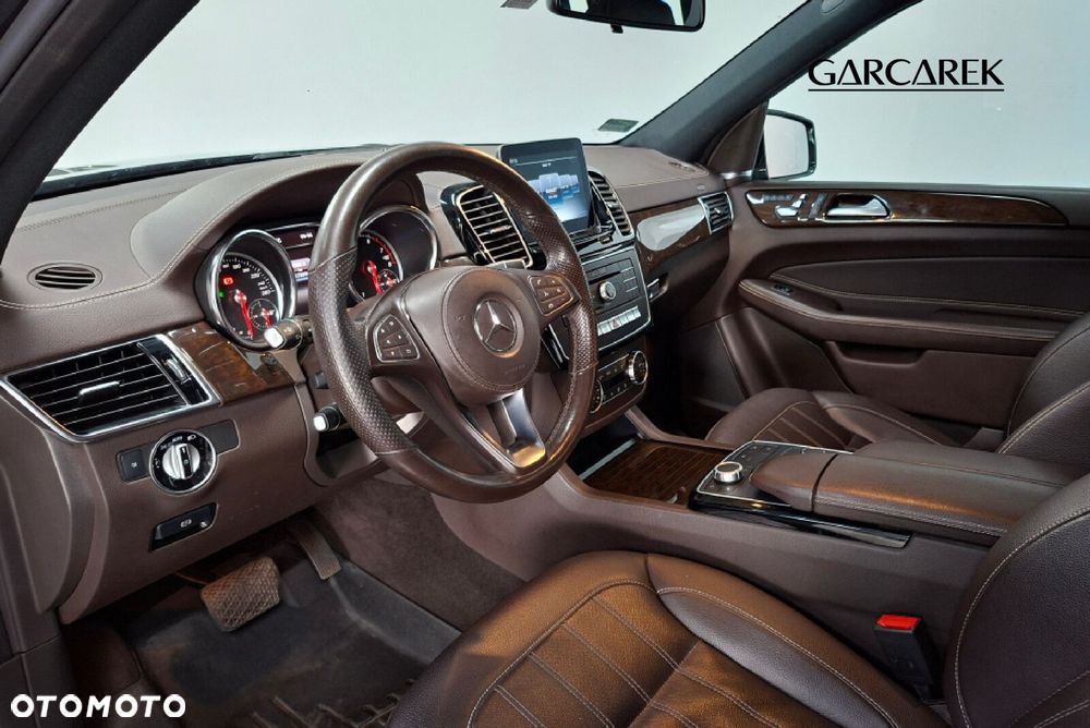 Mercedes-Benz GLS - 13