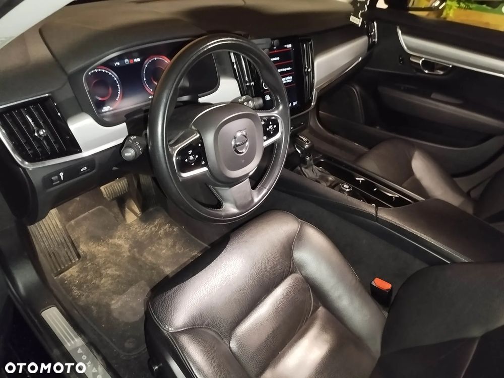 Volvo V90 D3 Momentum Pro - 20