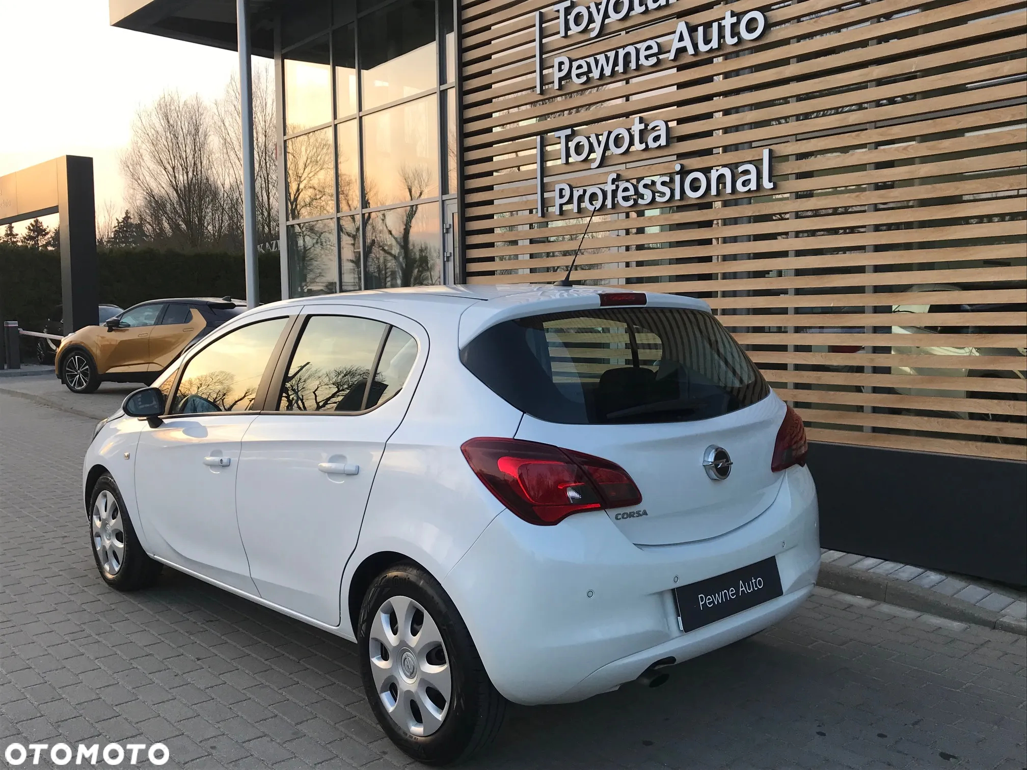 Opel Corsa 1.4 T Enjoy S&S - 4