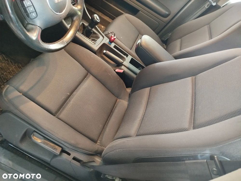 Audi A4 B6 komplet foteli
