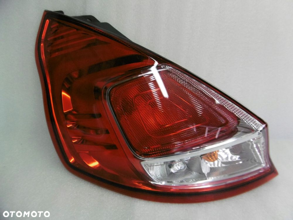 FORD FIESTA MK7- lampa tylna lewa - 1