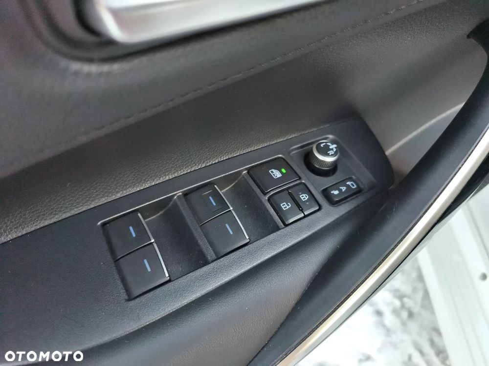 Toyota Corolla 1.8 Hybrid Executive - 24