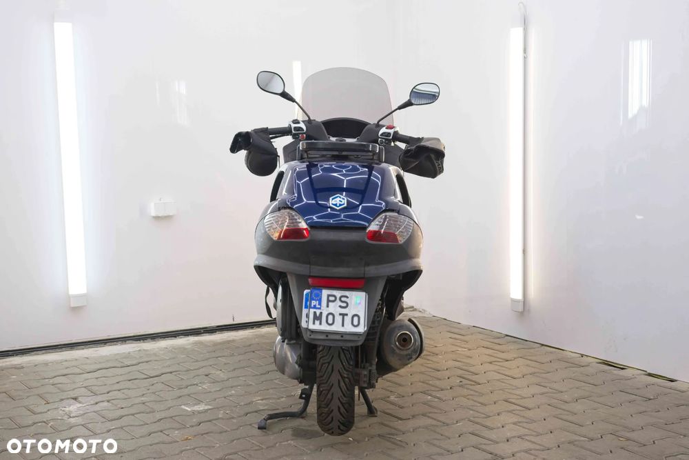 Piaggio MP-3 - 8