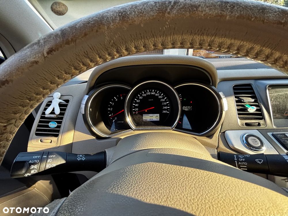 Nissan Murano 2.5 D Premium - 25