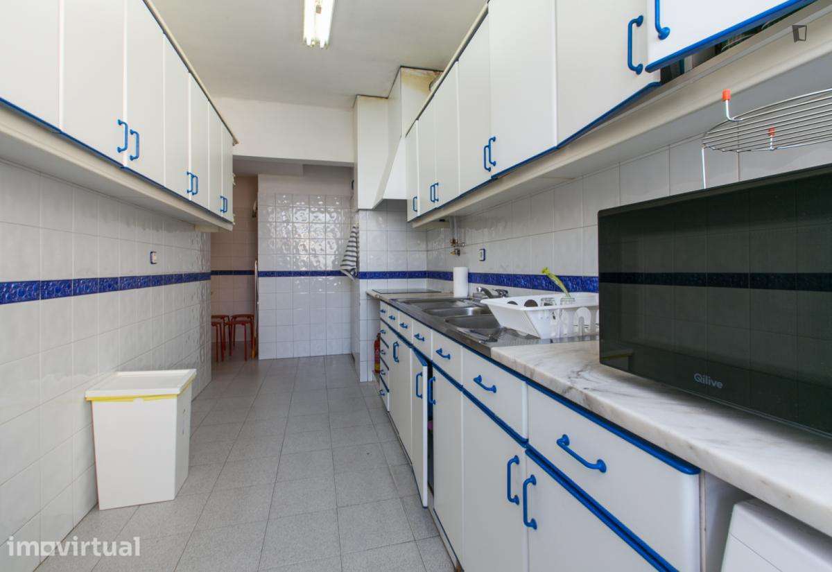 Quarto - localizado em Estrela Lisbon - Grande imagem: 3/7