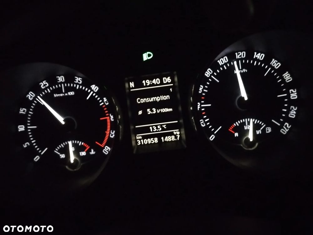 Skoda Superb 2.0 TDI DSG Exclusive - 11