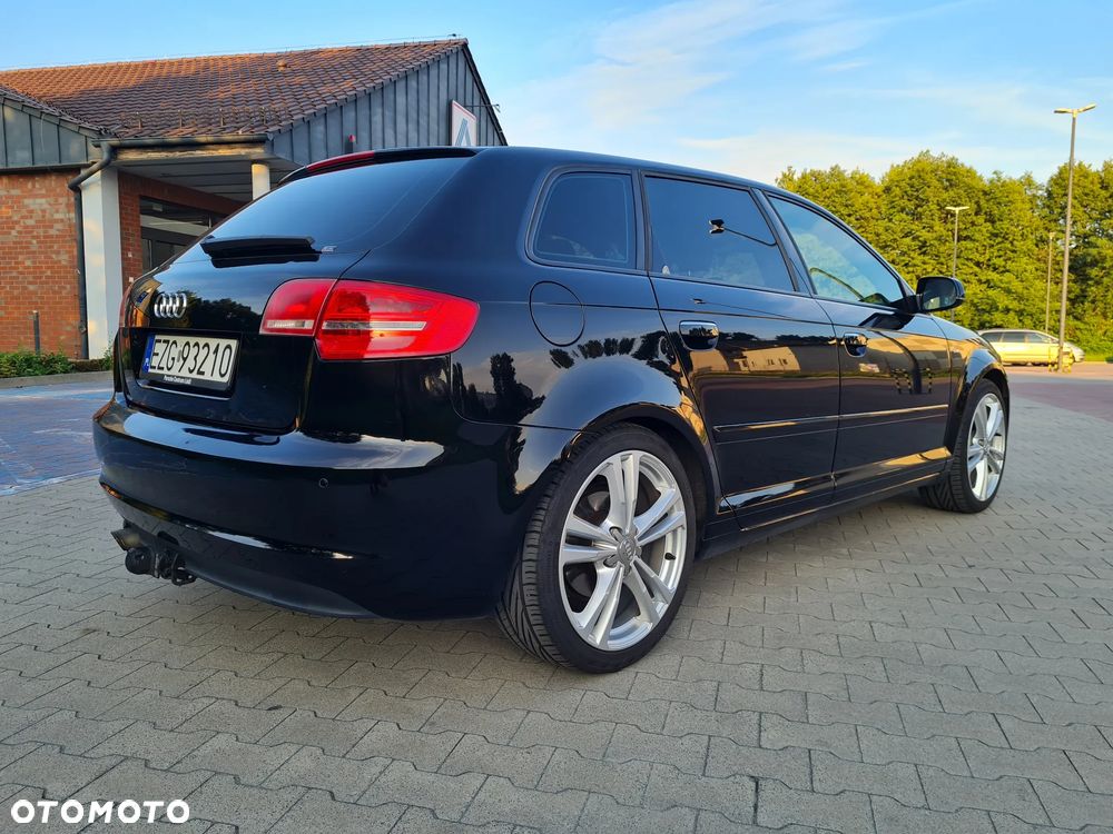 Audi A3 Sportback 2.0 TFSI quattro S tronic S line Sportpaket - 4