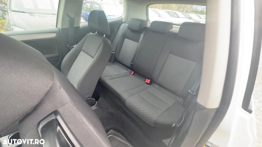 Volkswagen Golf - 22