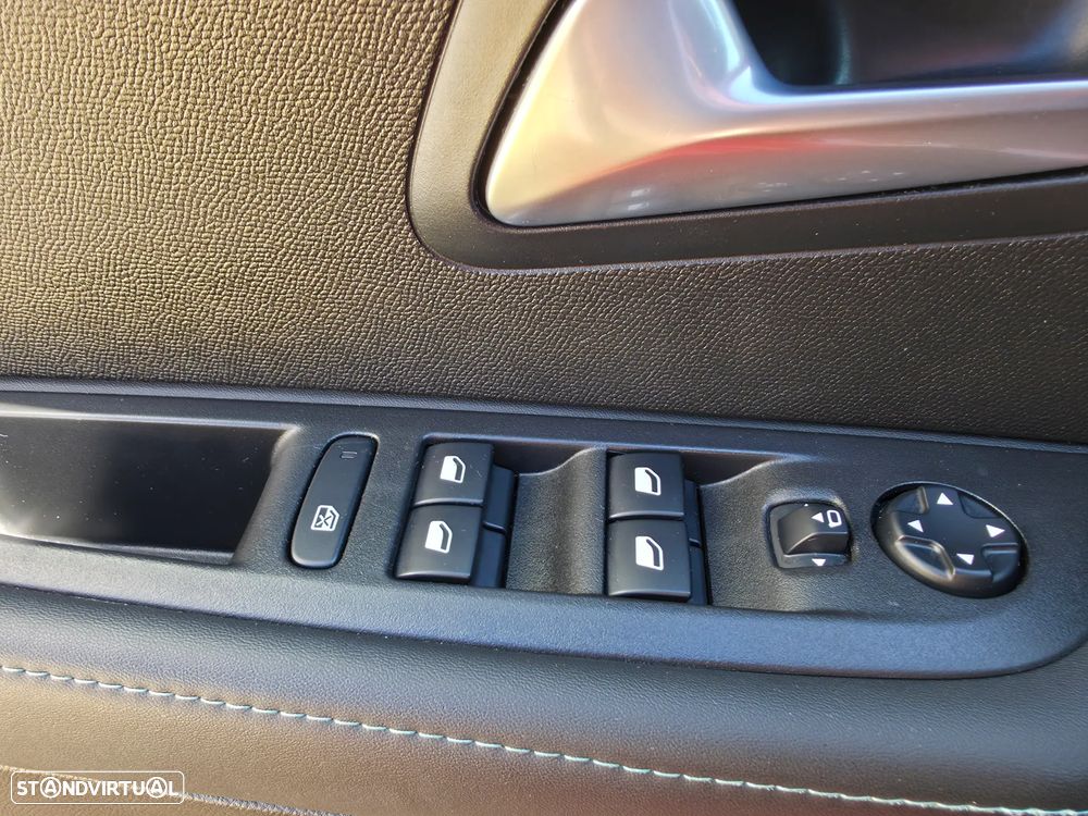 Peugeot 208 PureTech 100 EAT8 Allure Pack - 19