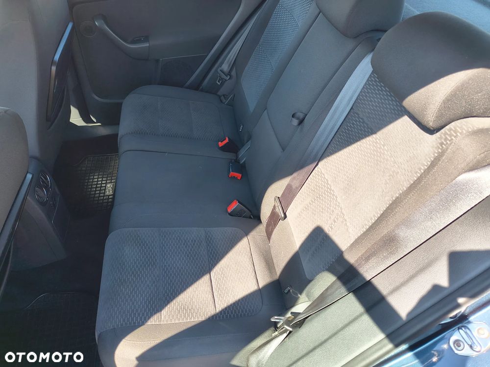 Volkswagen Golf Plus 2.0 TDI DPF Comfortline - 23