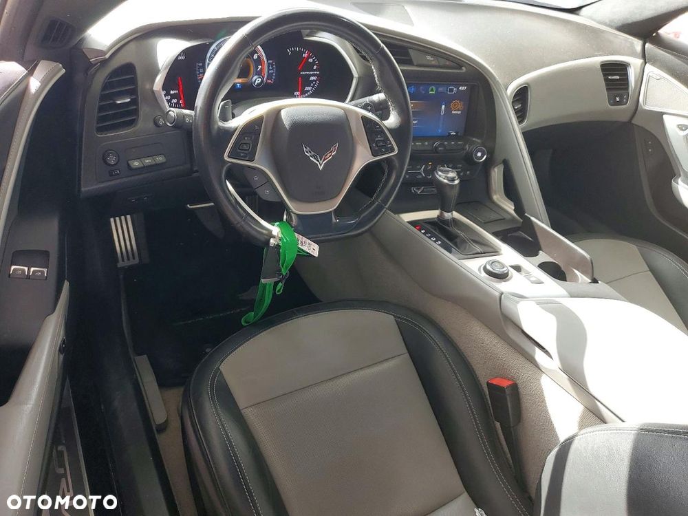 Chevrolet Corvette - 8