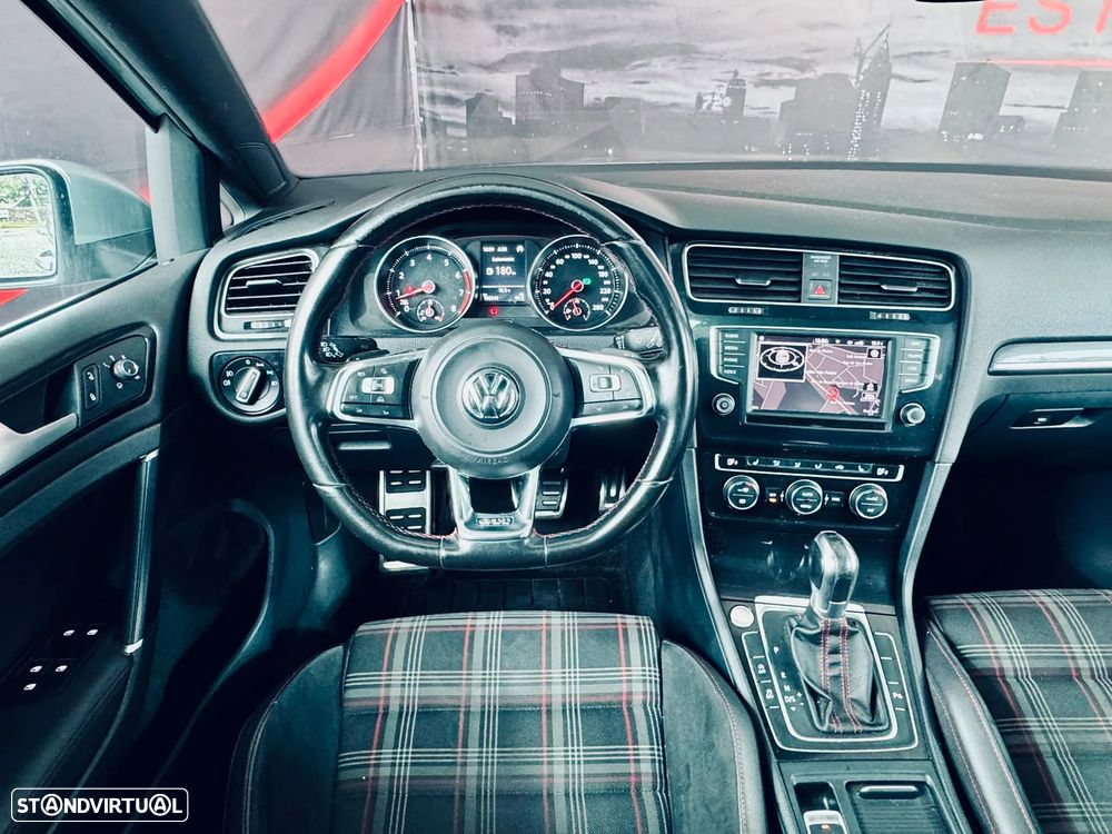 VW Golf GTI Performance BlueMotion DSG - 12