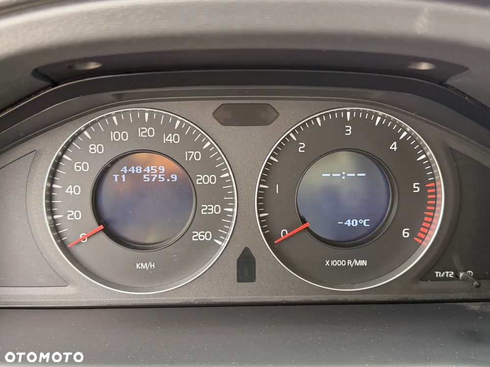 Volvo V70 2.4D Momentum - 26